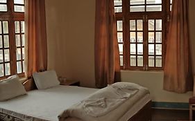 Hotel Lonchay Residency